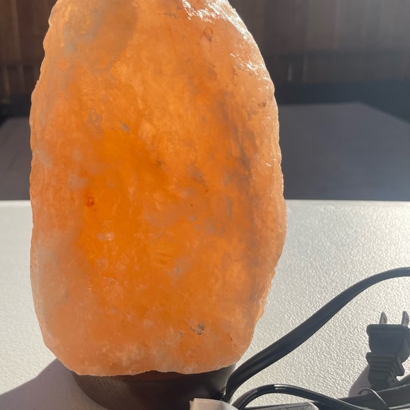 Original Himalayan Salt lamp - Picture 8 of 10